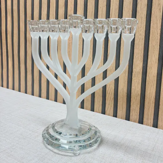 חנוכיה יוקרתית קריסטל לבן חלבי 31 ס"מ