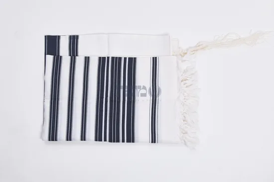 טלית חב"ד פסים כחול נייבי דגם "מוסף"