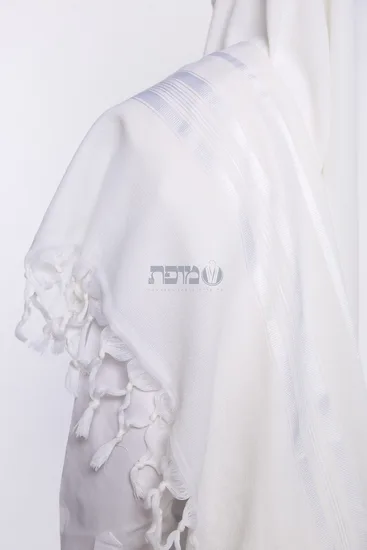 טלית צמר מהודרת דגם "מוסף" לבן