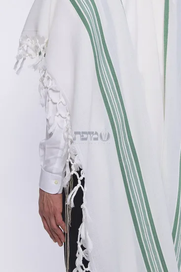 טלית צמר מעוצבת דגם "הלל" ירוקה