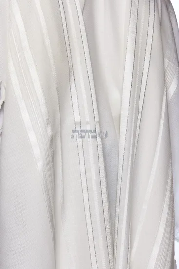 טלית צמר לחתן דגם "למנצח" פסים לבן כסף