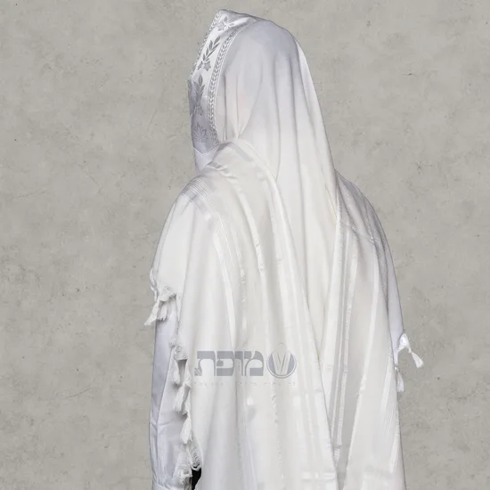 טלית צמר לחתן מהודרת דגם "ישתבח" לבן