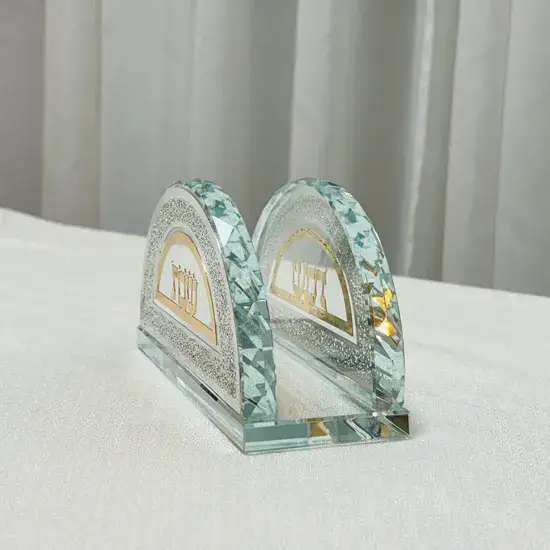 מעמד יוקרתי לזמירות / מפיונים מקריסטל בשילוב טס זהב וכסף
