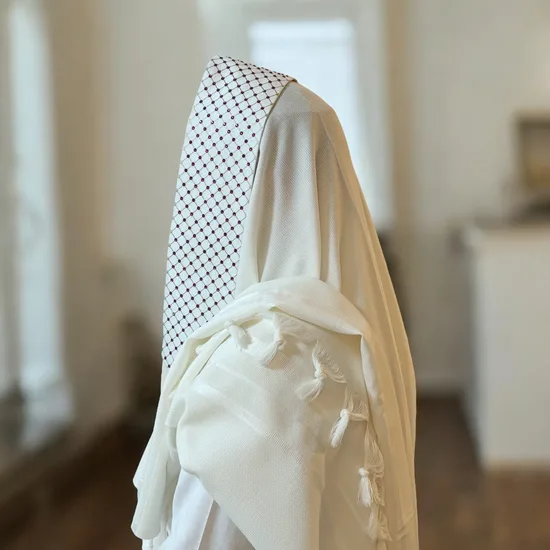 טלית לחתן יוקרתית בשילוב אבני סברובסקי SWAROVSKI דגם "רויאל רובי"