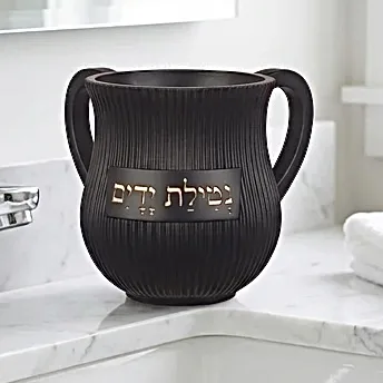 נטלה מעוצבת דגם נטלית ידים - שחור וזהב