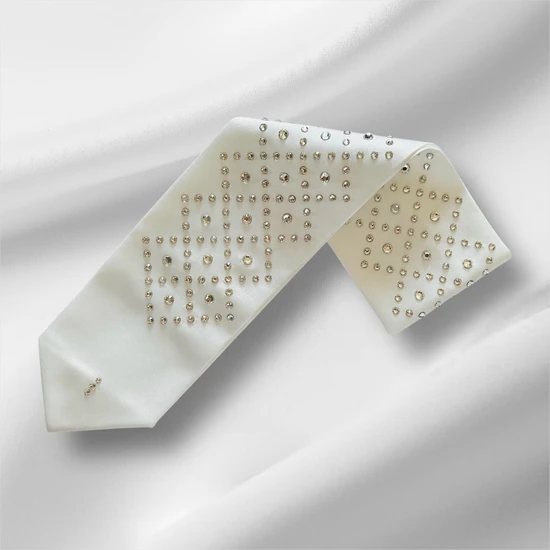 עטרה יוקרתית לטלית משובצת אבני סברובסקי SWAROVSKI דגם "נוי"