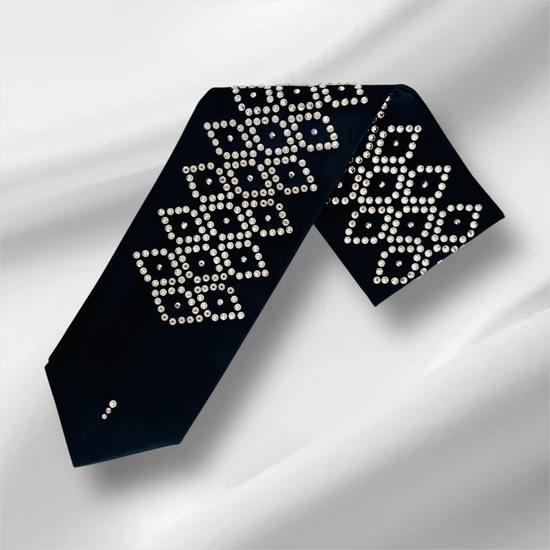 עטרה יוקרתית לטלית משובצת אבני סברובסקי SWAROVSKI דגם "נזר"